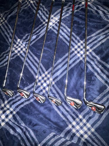 TaylorMade R11 Iron Set 6-PW&A