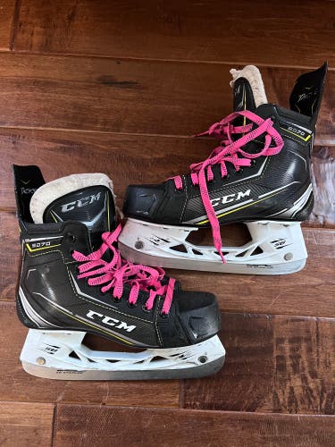 CCM tacks 9070 junior size 5.5 EE