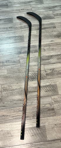 NEW! 2 PACK! 2x 70 Flex Right Hand P28 Vapor Hyp2rlite Hockey Sticks
