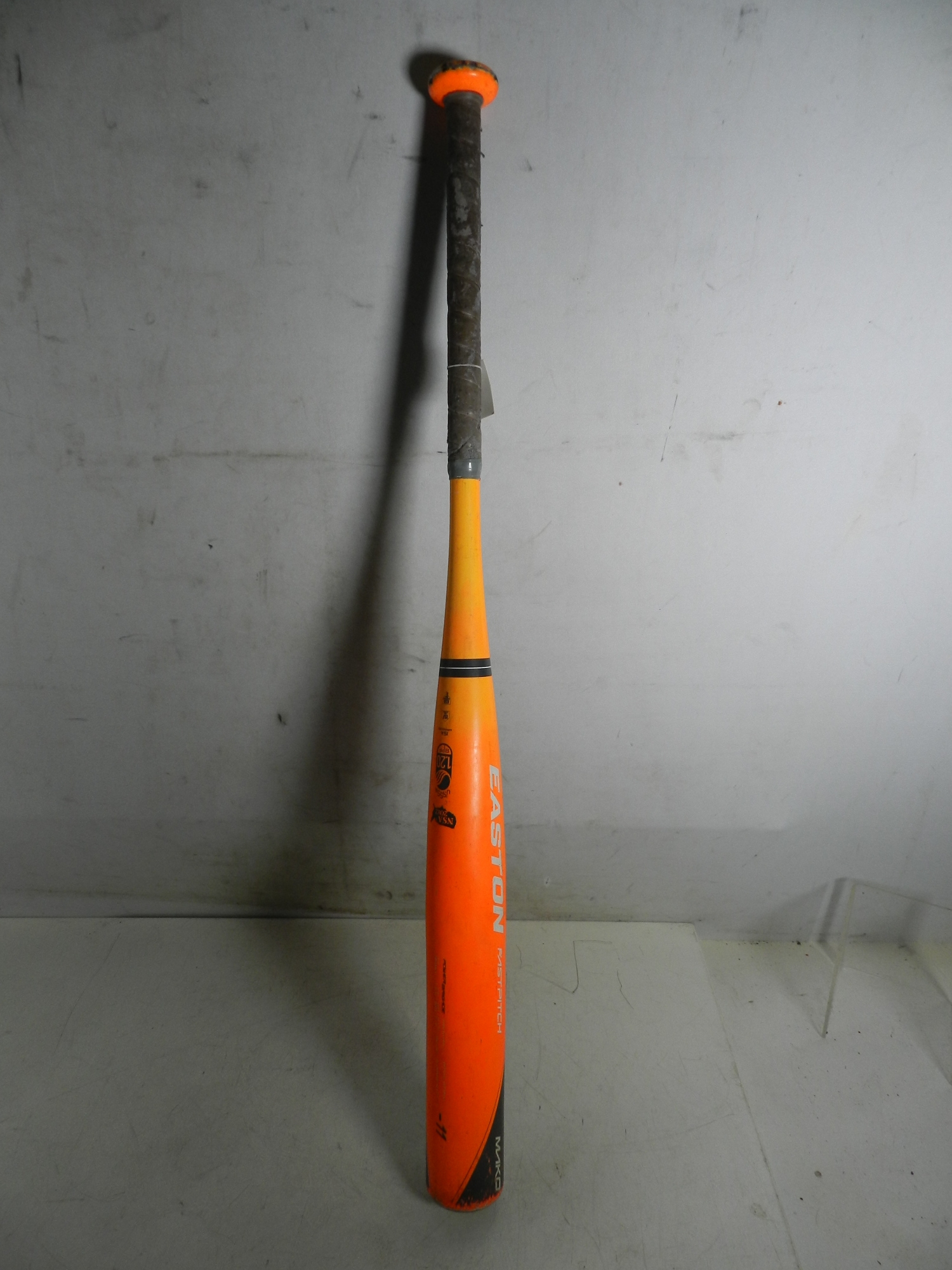 EASTON MAKO Orange Fastpitch Softball Bat 31", 20oz, 2 1/4", -11, FP14MKY DENTED