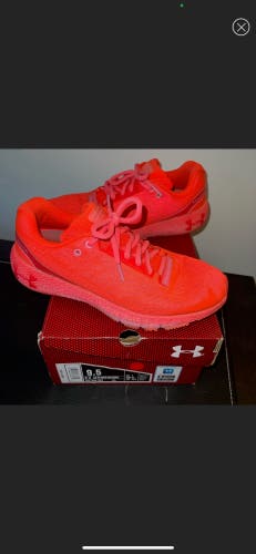 Under Armour Womens HOVR Machina running shoes, size 9.5