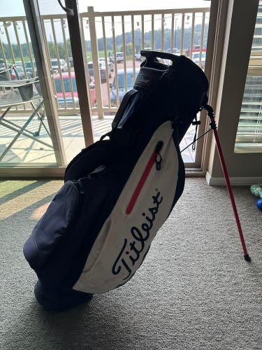 Titleist Players 4 Stand Bag