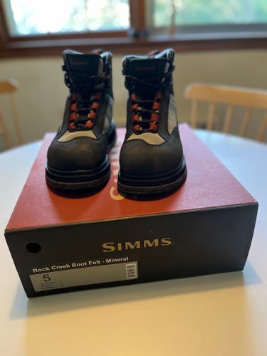 Used Simms Rock Creek Wading Boots Felt Soles (Men's Size 5)