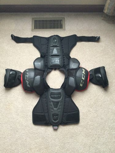 Junior Used Large CCM U+ CL LE Shoulder Pads