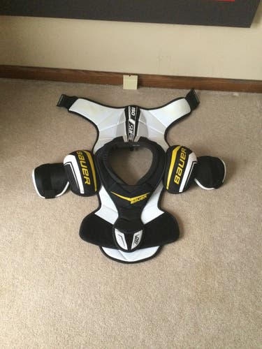 Senior Used Small Bauer Supreme 150 Shoulder Pads