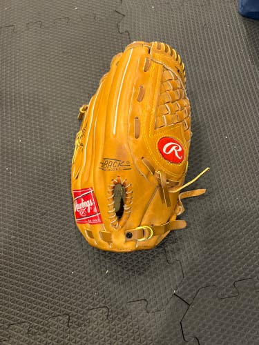 Right Hand Throw 13" Fastback Baseball Glove