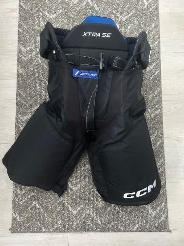 Senior medium ccm xtra se hockey pant