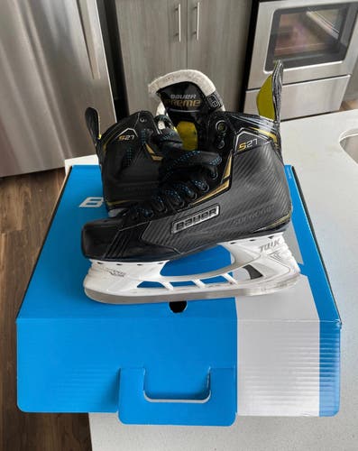 Bauer Supreme S27 Hockey Skates