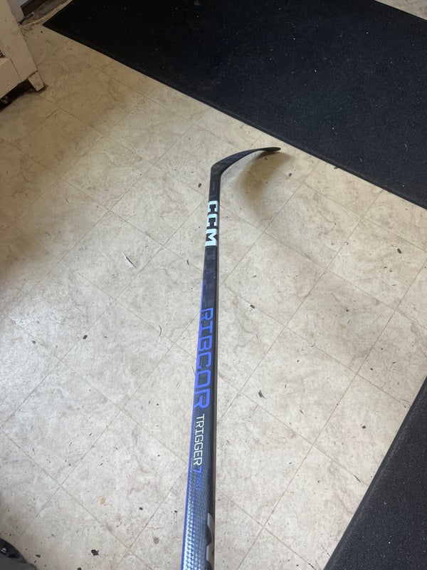 Easton E28 Hockey Stick Lefty for Sale in Yorba Linda, CA - OfferUp