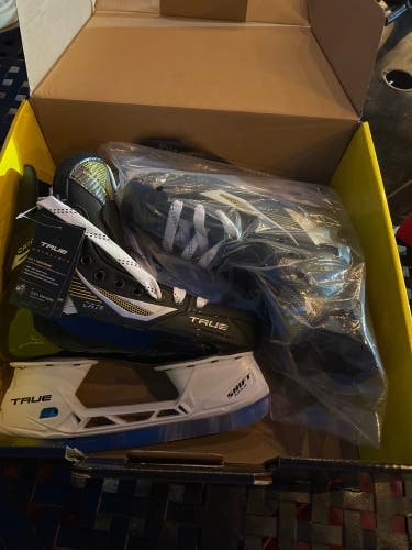 True Catalyst 5 Hockey Skates Size5R