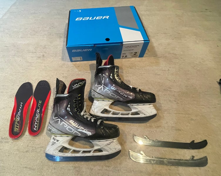 Used Size 7 Fit 2 Bauer Vapor Hyperlite Hockey o Skates **With 2 Extra Sets Of Steel**