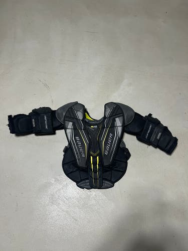 Used XL Bauer Supreme s29 Goalie Chest Protector