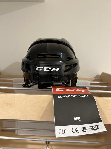 New Medium CCM Vector V08 Helmet
