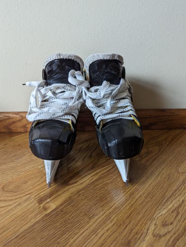 Junior Used Bauer Supreme 1S Hockey Goalie Skates Regular Width Size 6