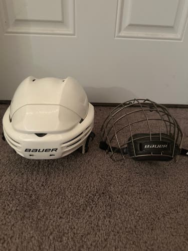 Used Medium Bauer  BHH7500 Helmet