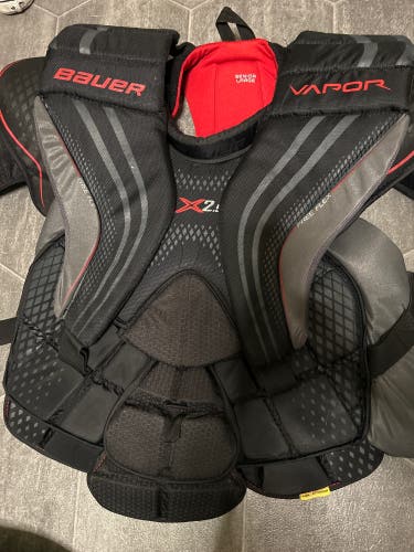Used Large Bauer Vapor X2.9 Goalie Chest Protector