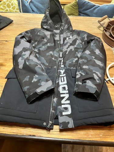 Black Used Kids Unisex Medium Under Armour Jacket