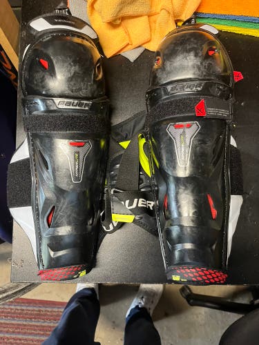 Used Bauer Vapor Hyperlite Shin Pads 12”
