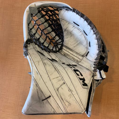 CCM Extreme Flex 5 Senior Glove - 580 Break
