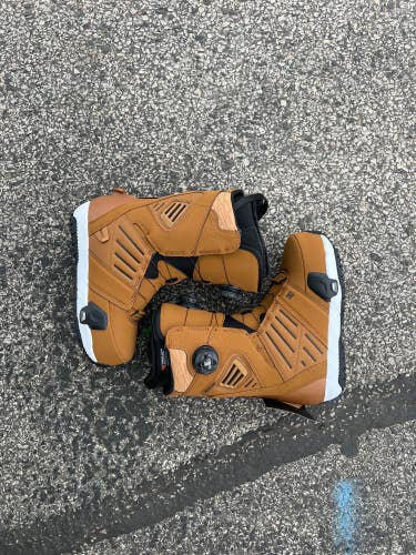 New Men's 7.5 DC Judge Snowboard Boots