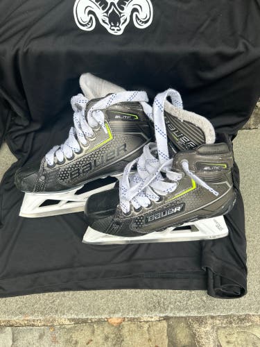 Senior Bauer Regular Width  Size 4 Elite Hockey Goalie Skates