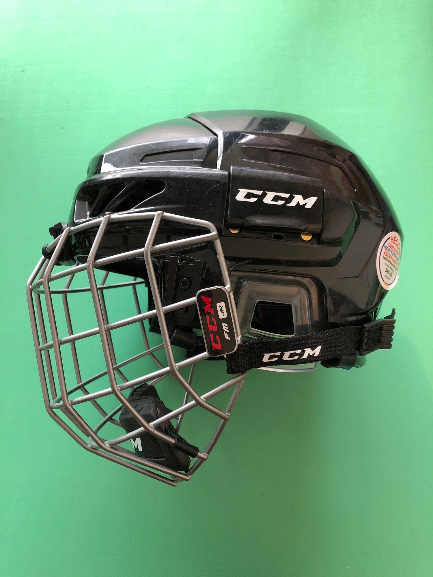 Used Itech PIVOT HELMET WITH CAGE SM Hockey Helmets