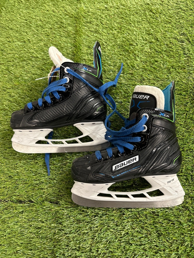 Junior Used Bauer Supreme 2S Hockey Skates D&R (Regular) 6.0