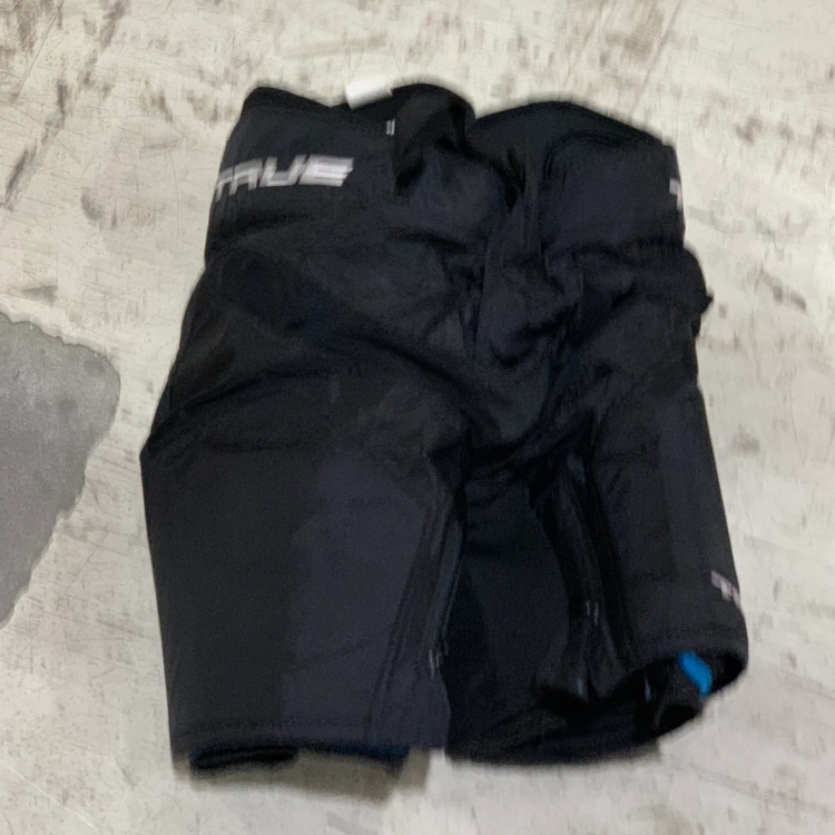 Used Junior True XC9 Hockey Pants (Size: XL)