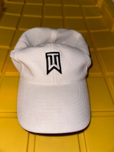 Tiger Woods Nike golf hat