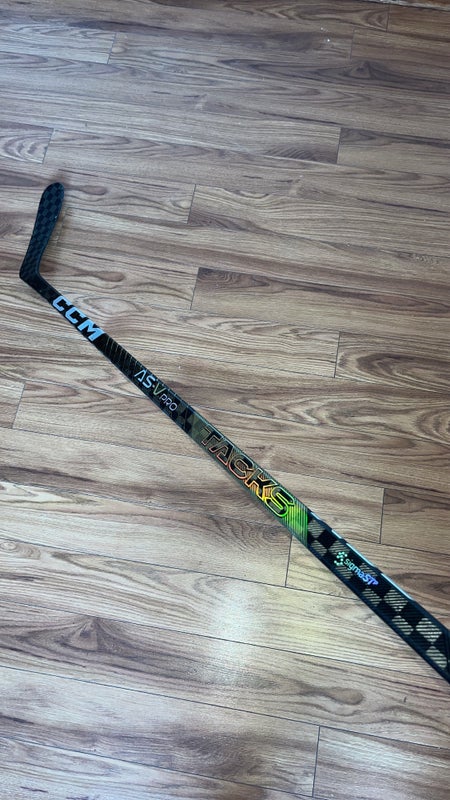 New 2 Pack CCM AS-V Pro (Pro Stock) - RH, P29, 85 Flex | SidelineSwap