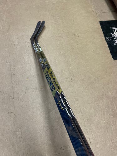 Senior Right Handed P29 CCM Super Tacks AS-V PRO Hockey Stick - 2 Pack