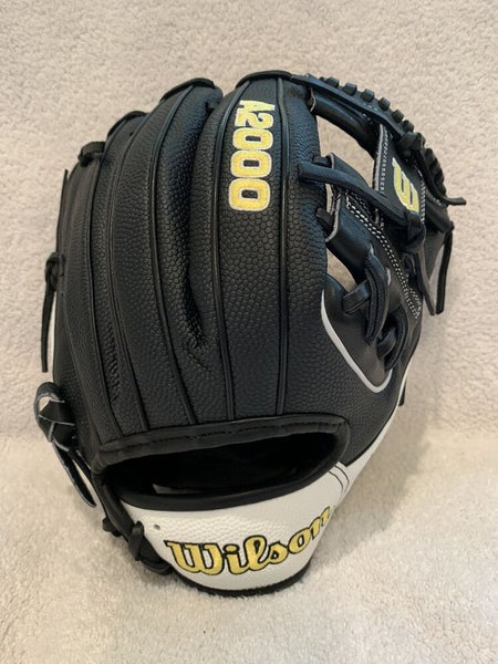 What Pros Wear: Our Favorites from the 2022 Wilson A2000 Glove