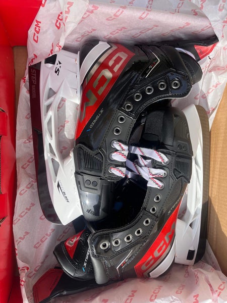 New CCM Regular Width Size 8.5 JetSpeed FT6 Pro Hockey Skates