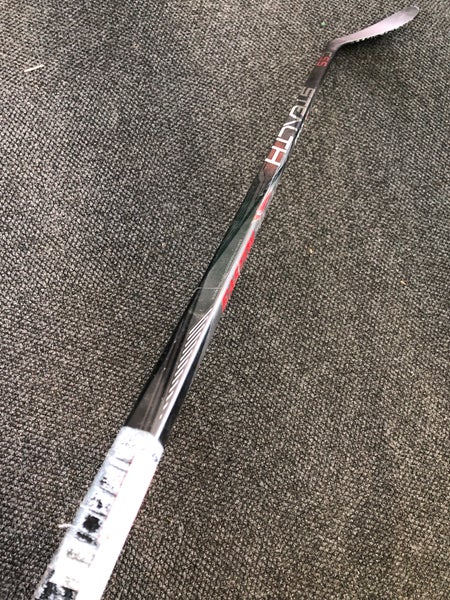 Intermediate Used Right Handed Easton Stealth Hockey Stick | SidelineSwap