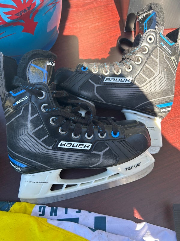 Used Bauer Regular Width Size 3 Nexus 6000 Hockey Skates