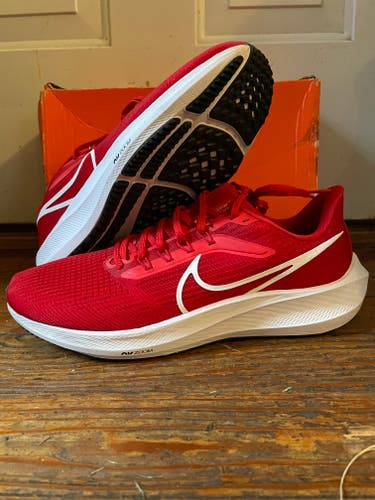 Customs Red Adult Men's New Size 11 (Women's 12) Nike Air Zoom Maxfly Shoes