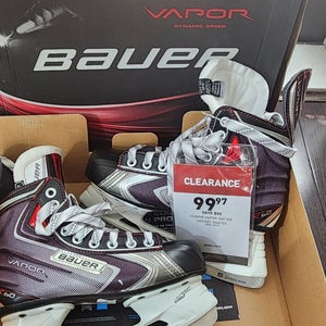 (NEW) Skate Size 3.5 (Shoe size 4.5) Bauer Vapor X:60 Hockey Skates