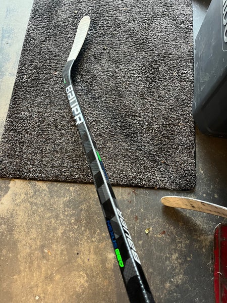 Senior Right Handed P92 Pro Stock Nexus Geo Hockey Stick