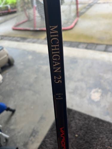 Senior Right Handed P92 Pro Stock Vapor FlyLite Hockey Stick