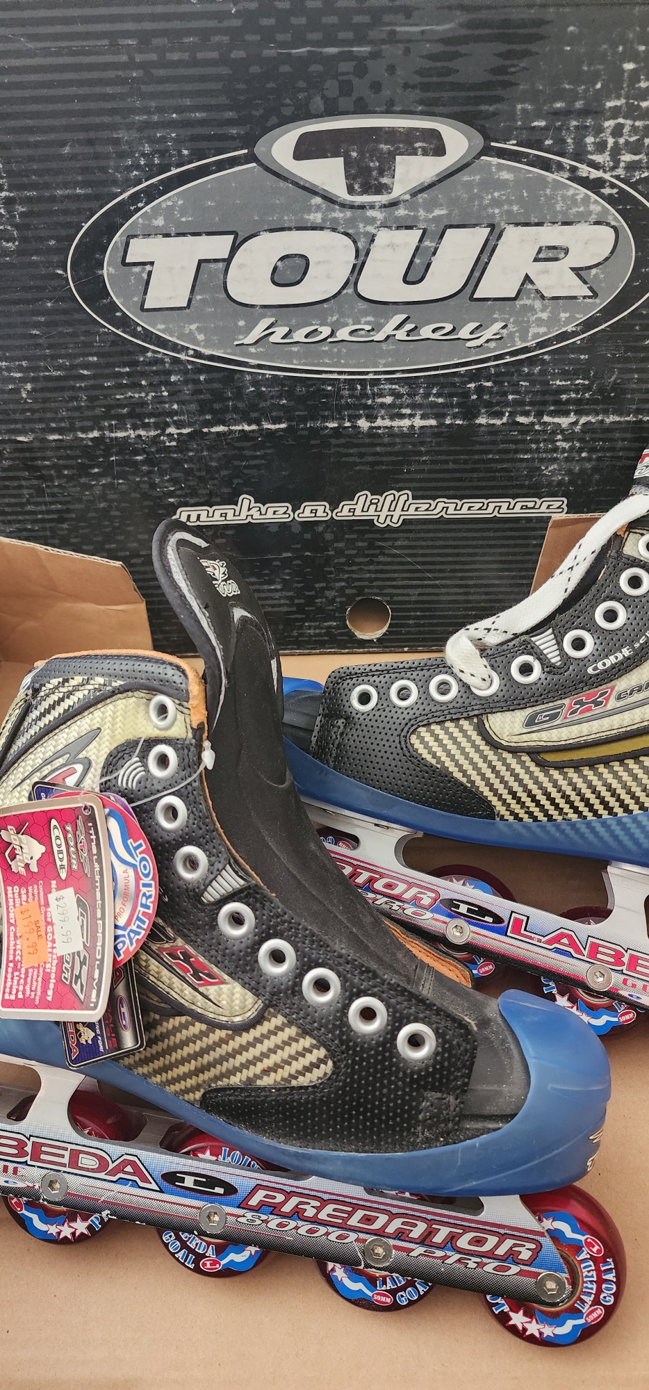 (NEW) Roller Hockey Goalie Skates Size 7 (fits a size 8-9 shoe)
