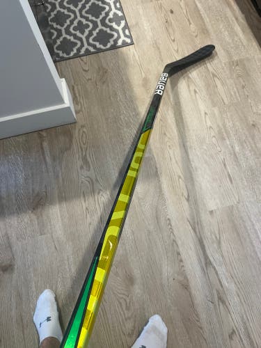 Senior Right Handed P92M  Supreme UltraSonic Hockey Stick
