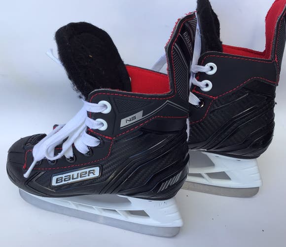 Bauer NX youth skates Size 8