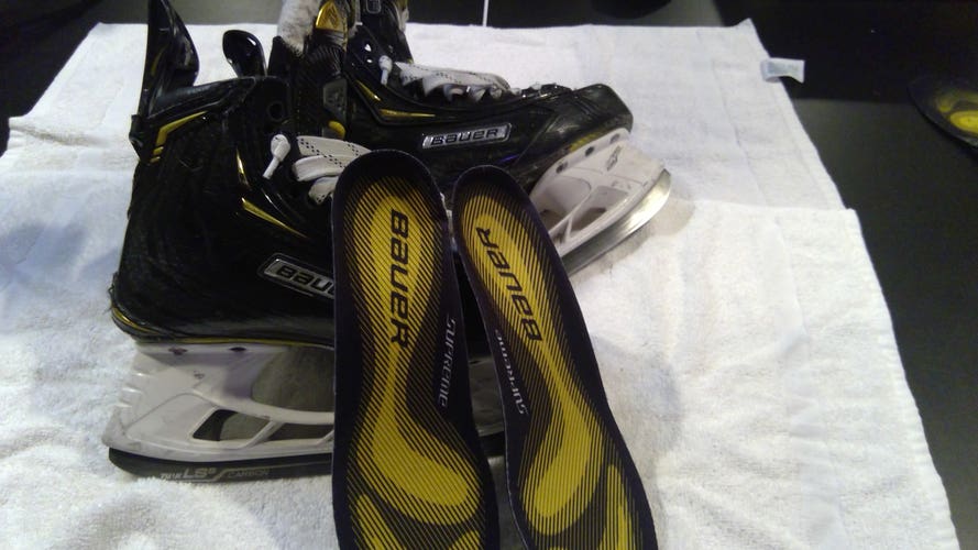 Junior Used Bauer Supreme 2S Pro Hockey Skates Extra Wide Width Size 4
