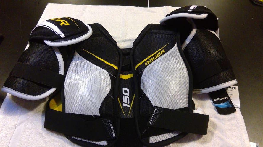 Women's New Large Bauer Supreme 150 Shoulder Pads