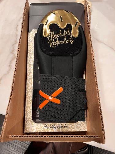 Absolutely ridiculous vegas gold sliding mitt