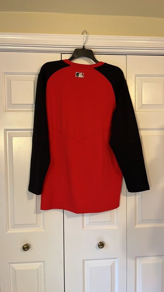 Nike / Men's Cincinnati Reds Red Authentic Collection Pre-Game Long Sleeve  T-Shirt