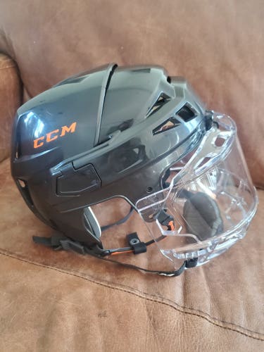 Medium CCM Vector V08 Helmet like new with ccm fv1 shield