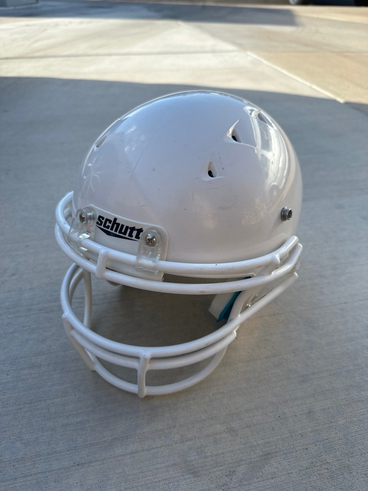 Used Youth Small Schutt Recruit Hybrid Helmet WHITE