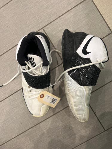 Used Men's 9.5 Nike Kyrie 6 Shoes
