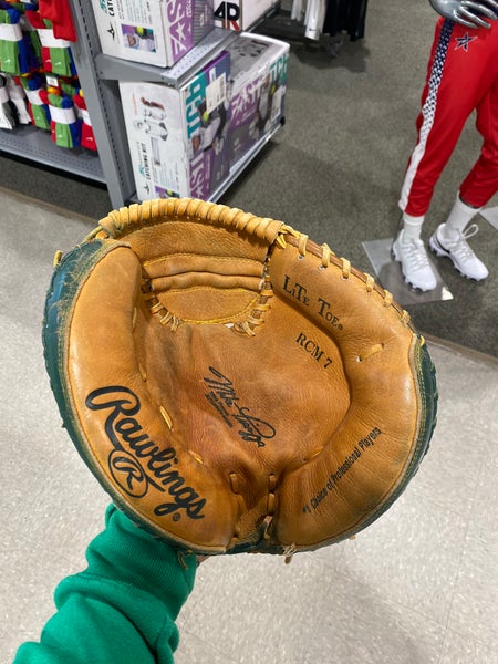 Used Rawlings RCM 7 Lite Toe Mike Piazza Autograph Model Right Hand Throw Catcher Baseball Glove 35"